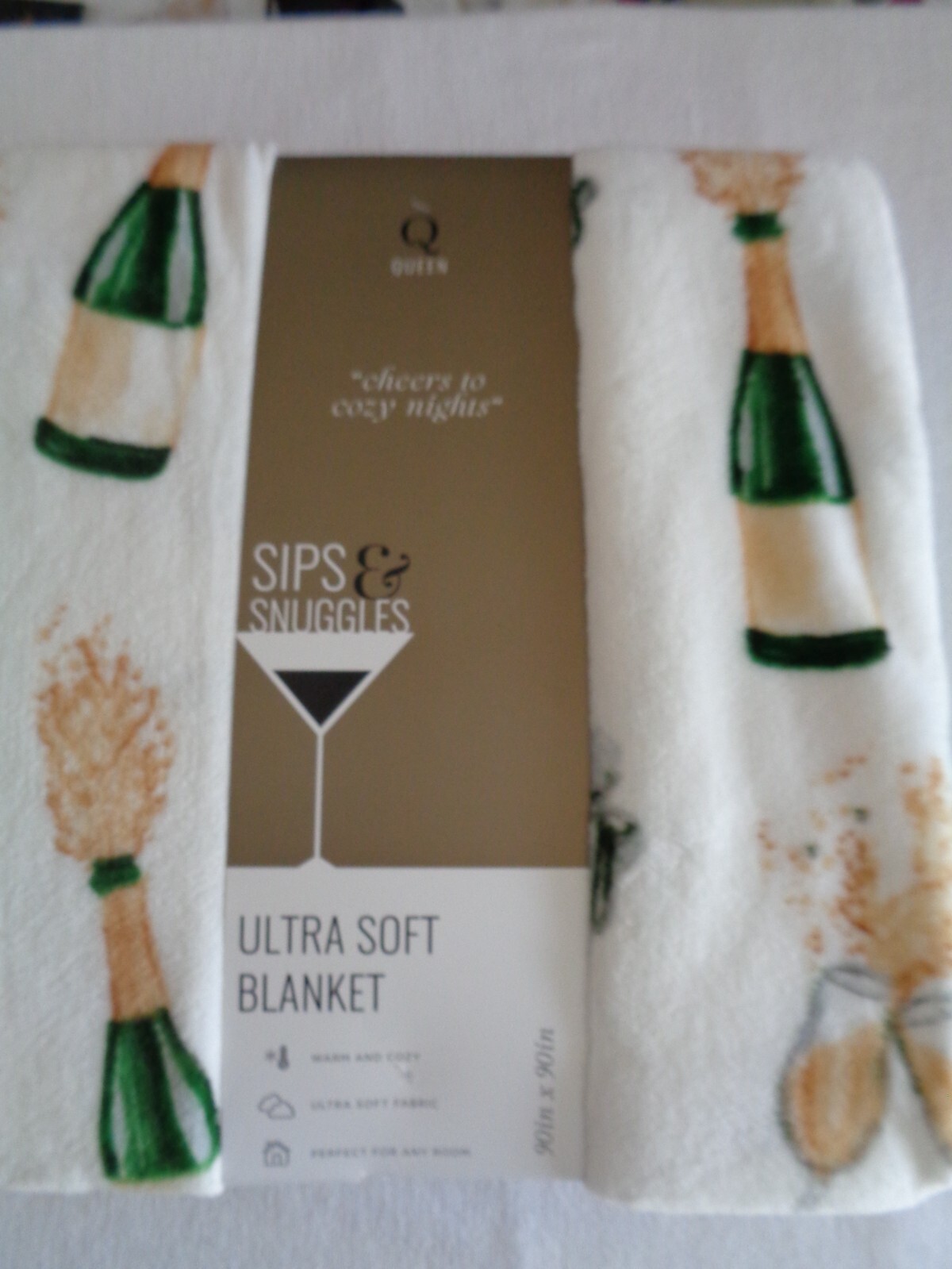 SIPS & SNUGGLES BLANKET QUEEN 90" x 90" CHILLIN AND REFILLIN -Champagne/wine