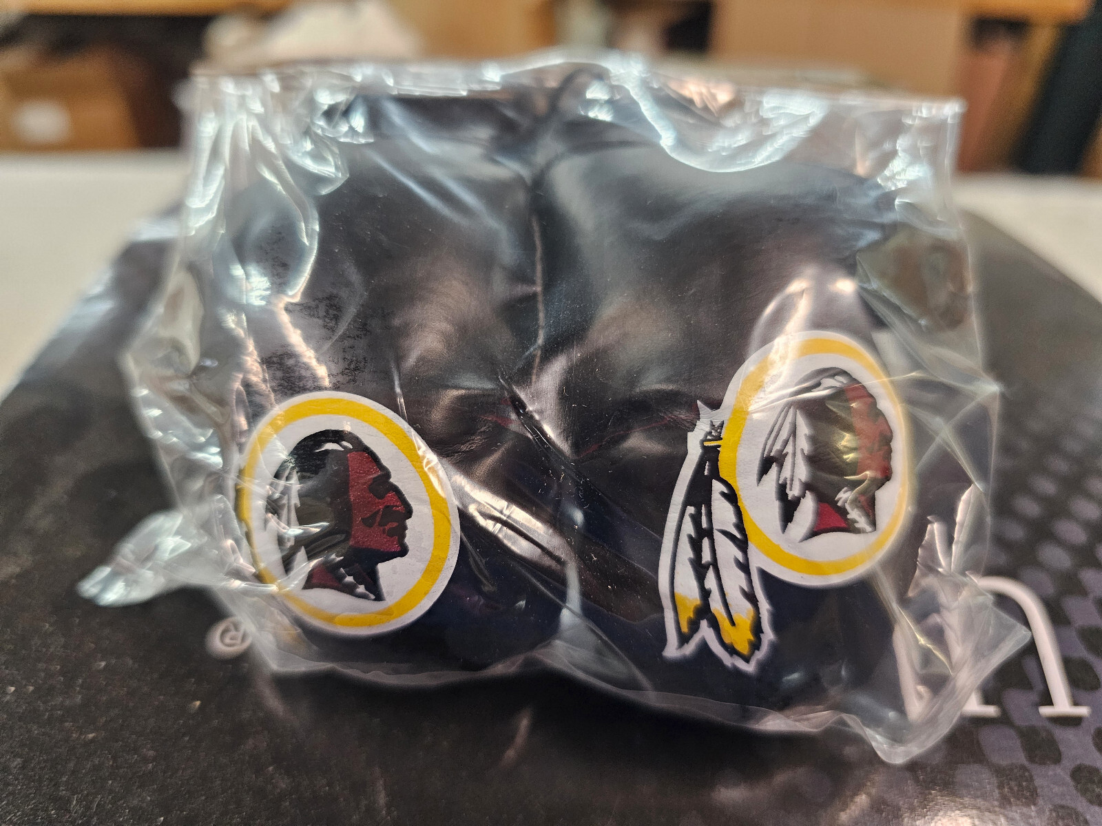 WASHINGTON REDSKINS FOOTBALL BOXING GLOVES  CAR OFFICE HOME