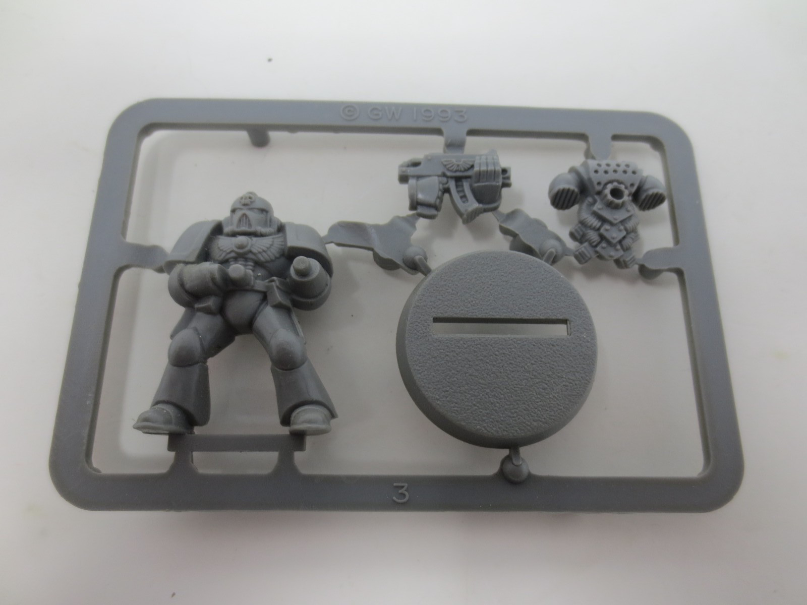 Monopose Space Marine 1993 New On Sprue 2nd Edition Warhammer 40k A4