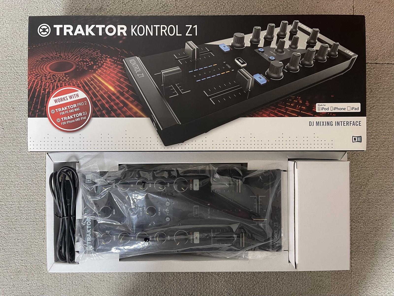 Native Instruments Traktor Kontrol Z1 DJ Mixer Audio Interface Boxed Tested