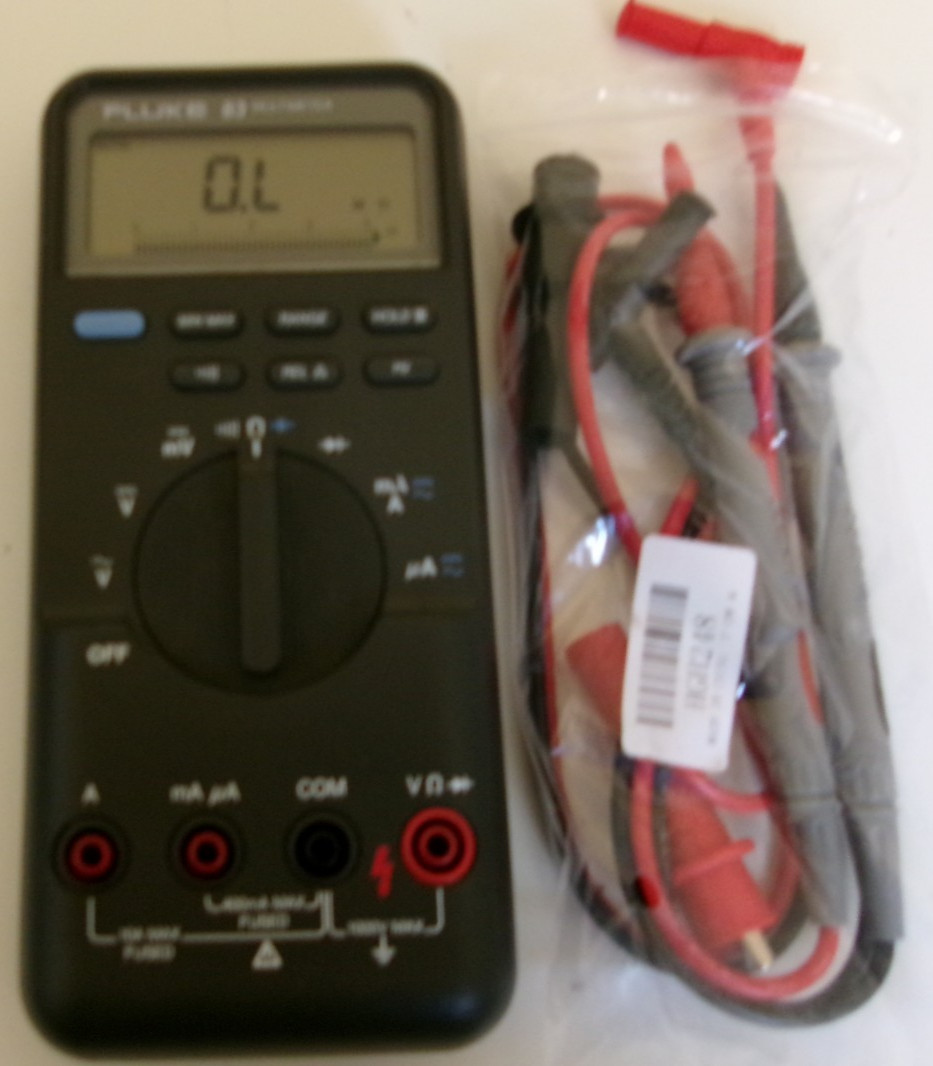 Fluke 83 Multimeter Calibrated plus new leads.