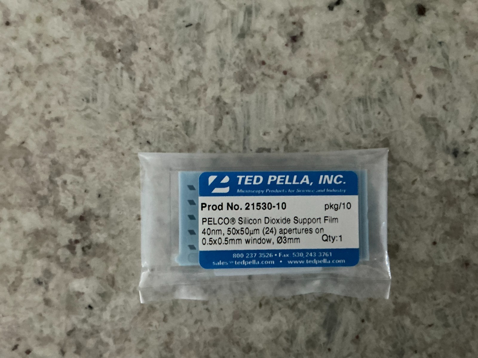 Silicon dioxide support film for TEM