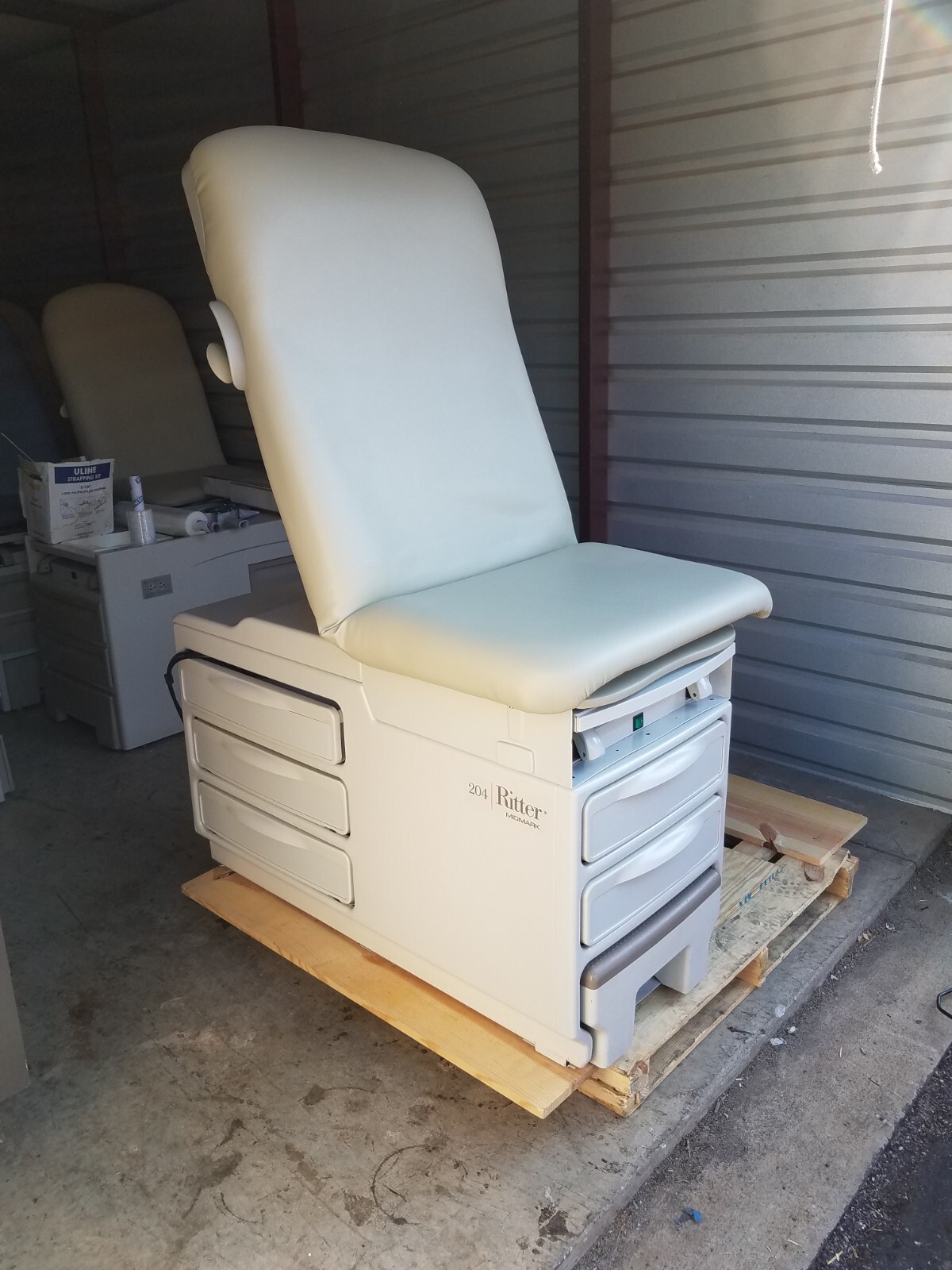 Ritter Midmark Exam Table Model 204 New Creme Upholstery ea Premier Used Medical