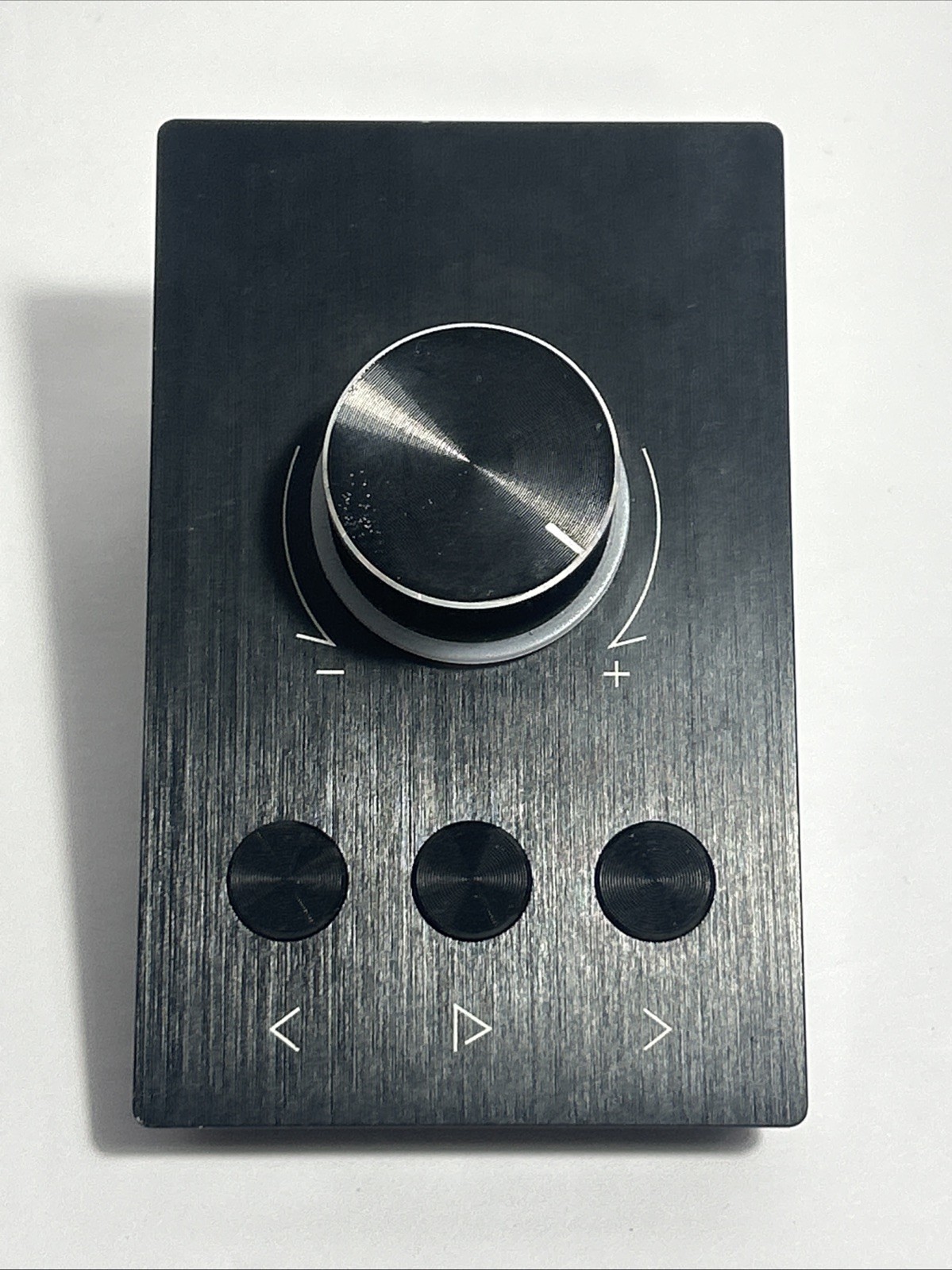 S04 Multimedia Volume Controller - Compatible with Win/7/8 10/Mac for Listening