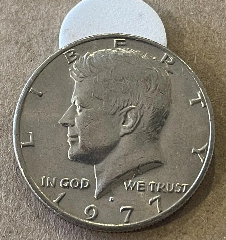 1977  D Kennedy Half Dollar-Nice Rim-Free Shipping