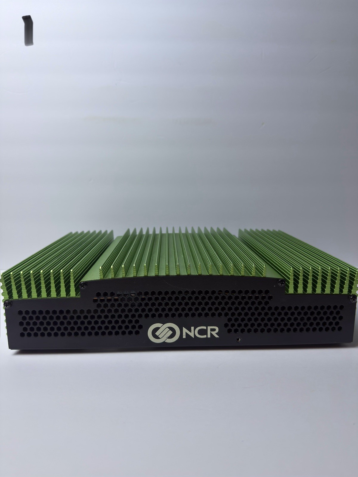 NCR N3000 Site Controller Multifunction Server (1657) Tested Turns On *NO CORDS*