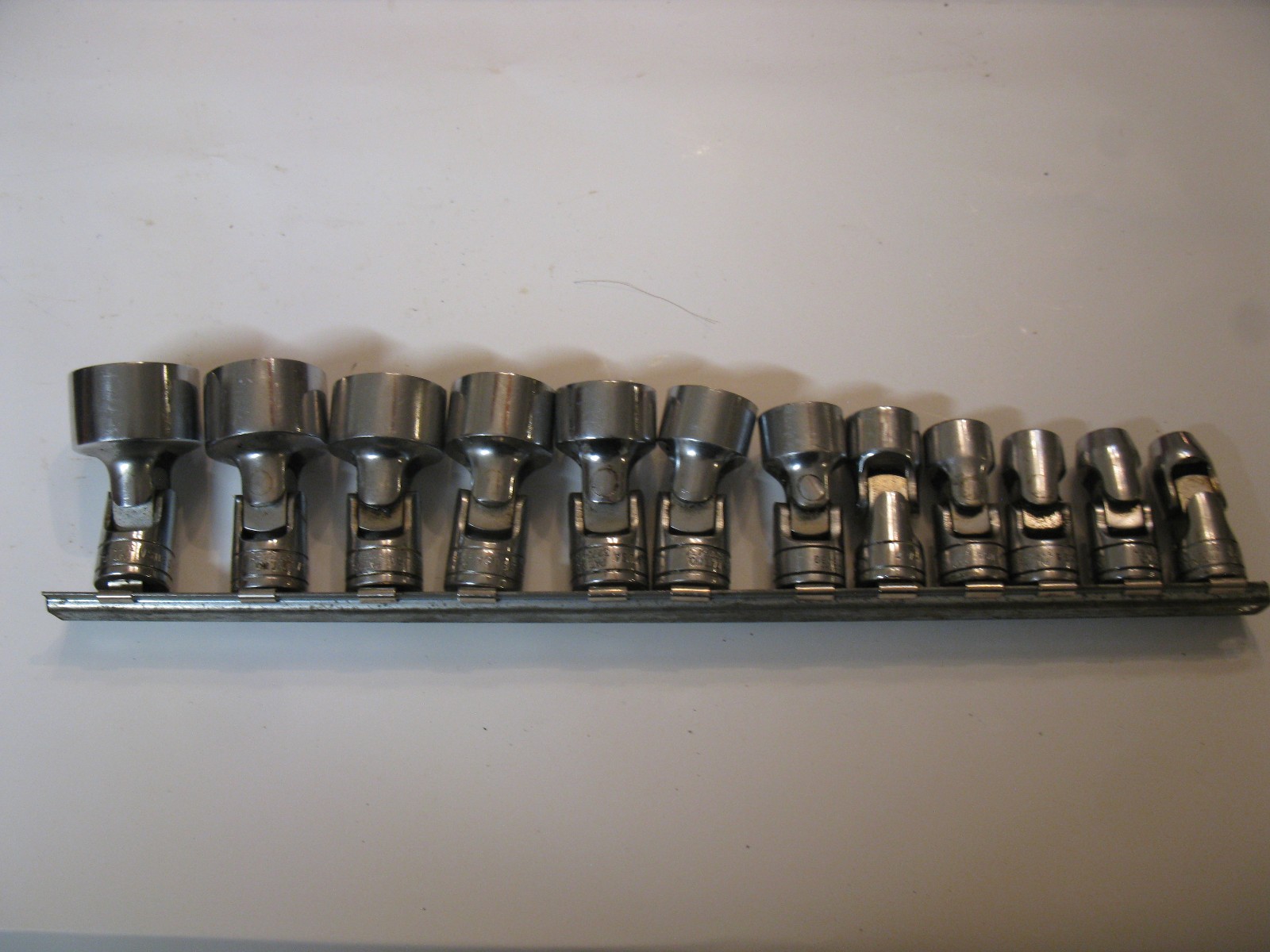 Snap On 12Pc SAE 3/8" Drive Universal Swivel Socket Set 5/16" 1"
