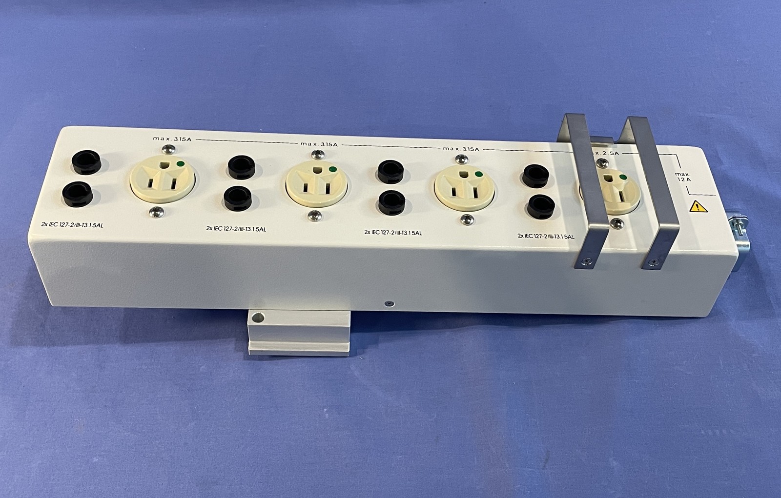 Dräger G92558 Medical Power Strip 4-Outlet 120V 12A Hospital Grade - No Cord