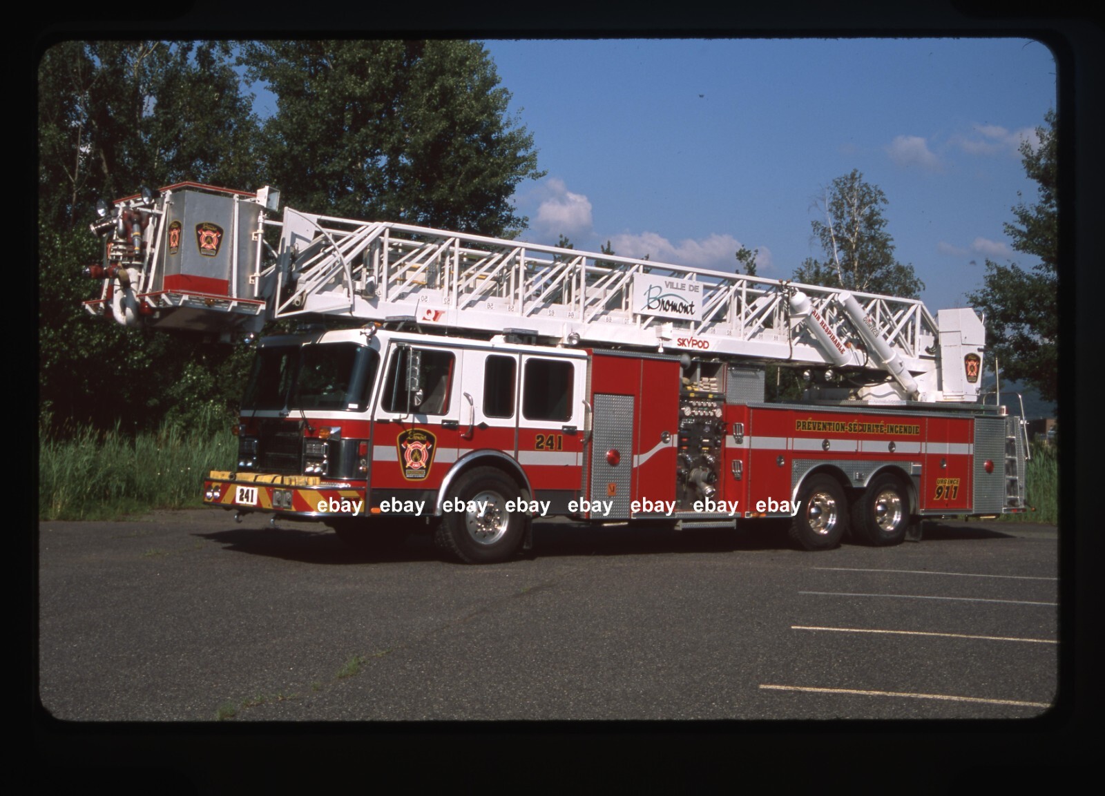 Ville de Bromont Quebec 1994 Spartan Nova Quintech Tower Fire Apparatus Slide