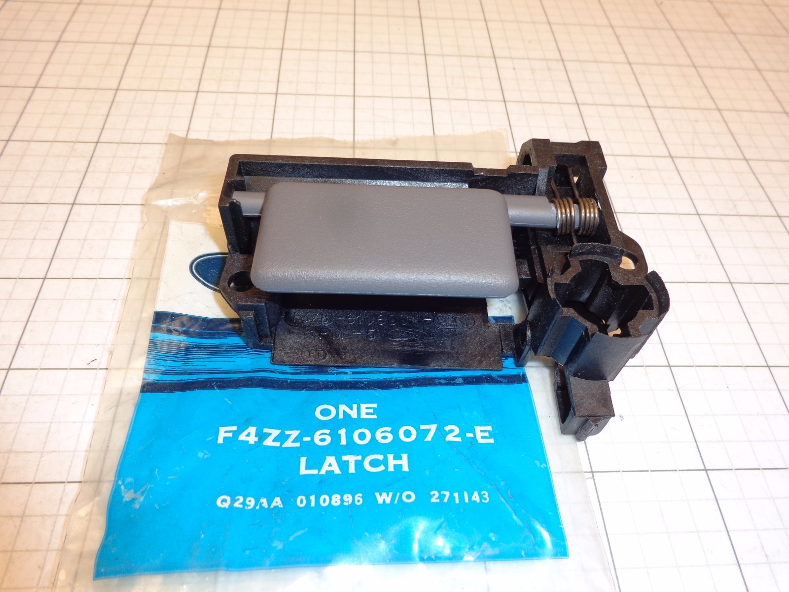 FORD NOS F4ZZ-6106072-E Glove Box Latch