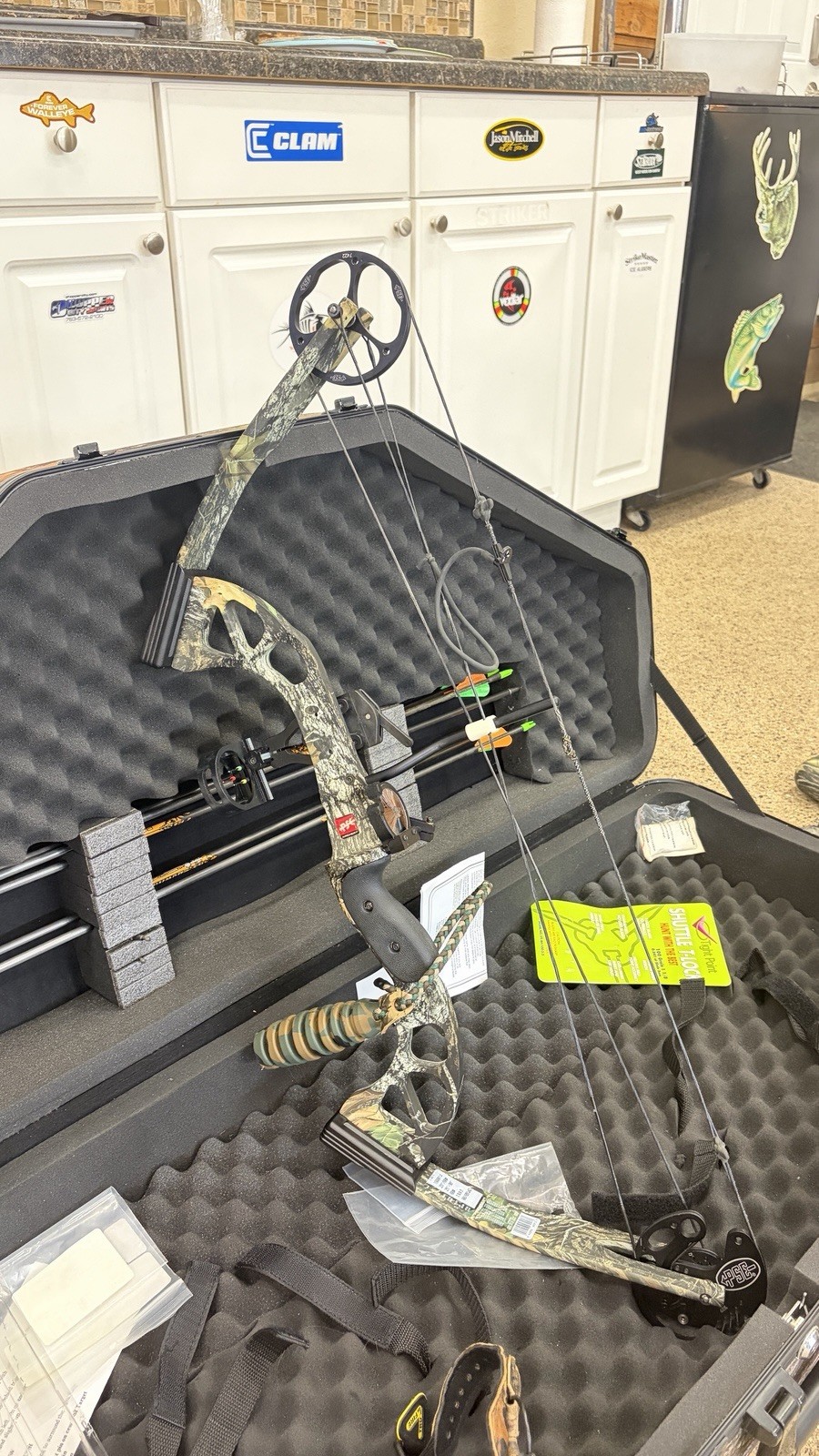 PSE Stinger  Compound Hunting Bow Right-Handed