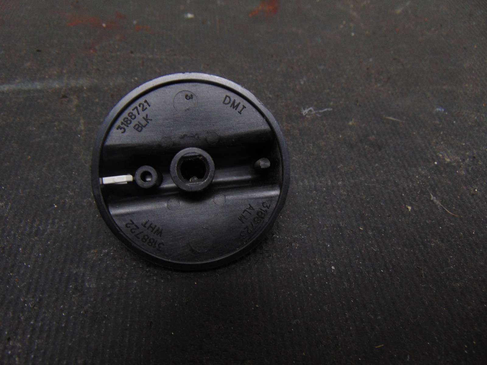 Whirlpool Range RF375PXDW0 Control Knob 3188721
