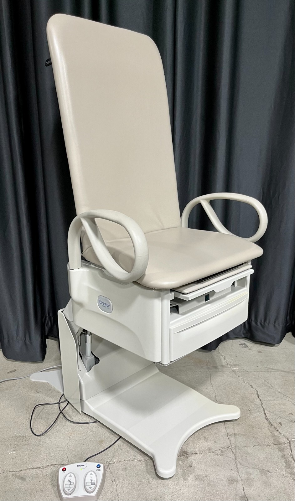Brewer 5801 FLEX Access High-Low Exam Table