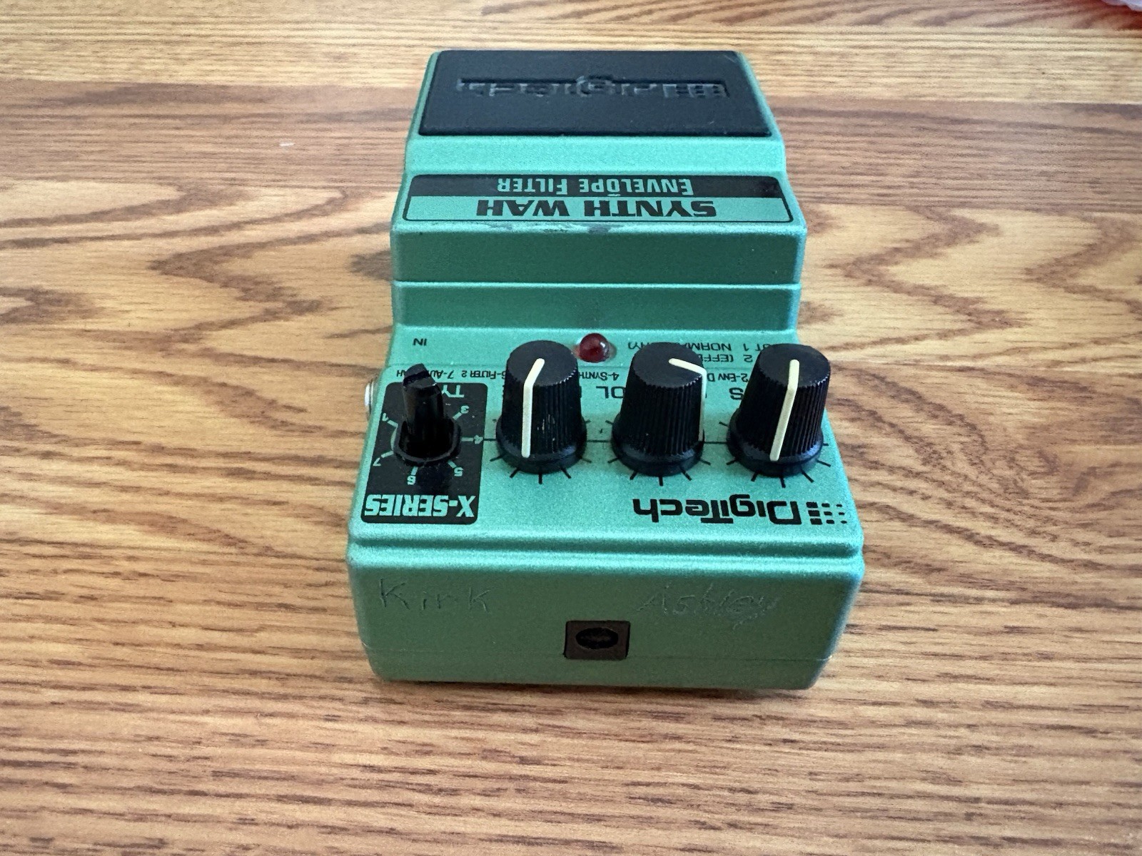 DigiTech Synth Wah Digital Envelope Filter/Wah Pedal for Electric Guitar