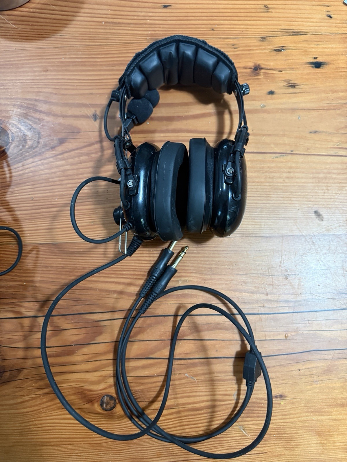 KORE Aviation P1 General Aviation Headset for Pilots /In very good condition