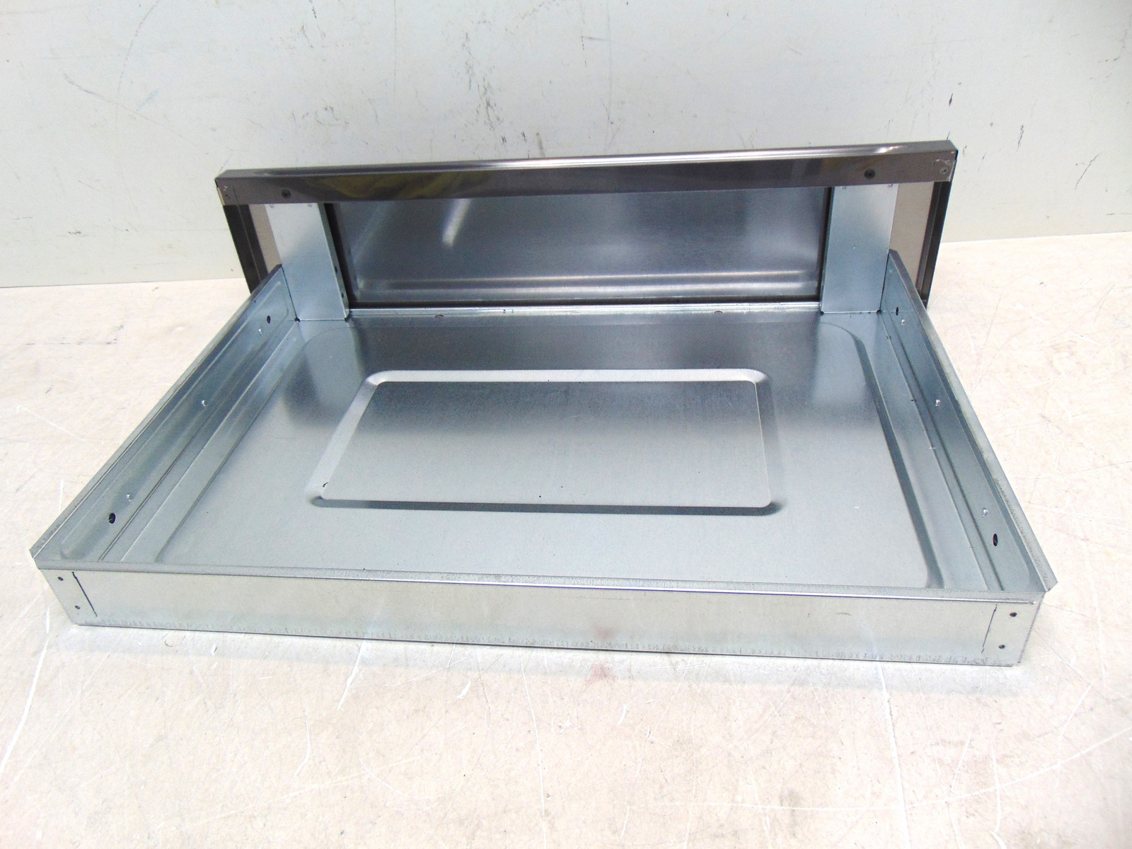 Frigidaire Gas Range GCRG3060BDB Drawer