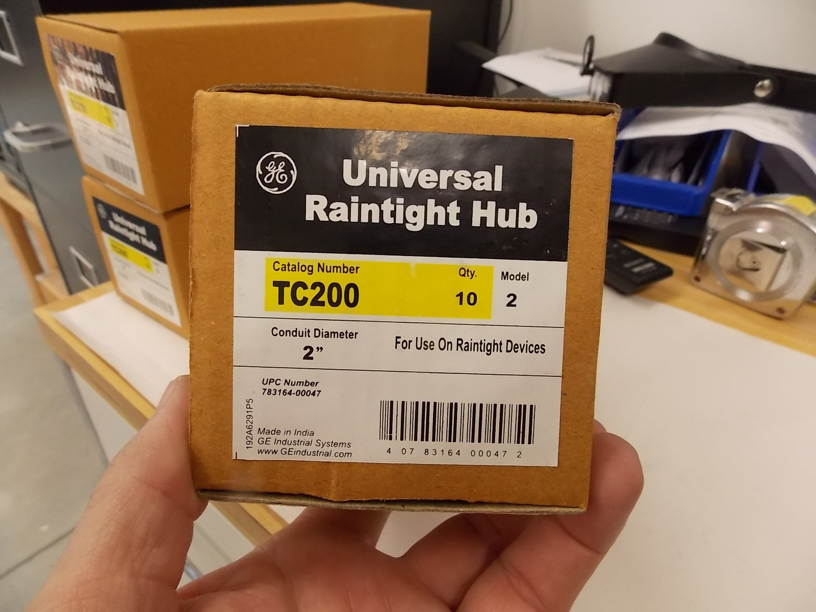 New Box of 10 - GE Universal Raintight Hub TC200 2" Conduit  Z6