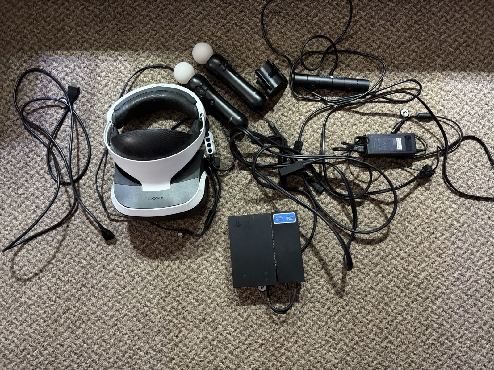 Sony PSVR Bundle CUH-ZVR1 W/ Move Controllers + Camera. Untested