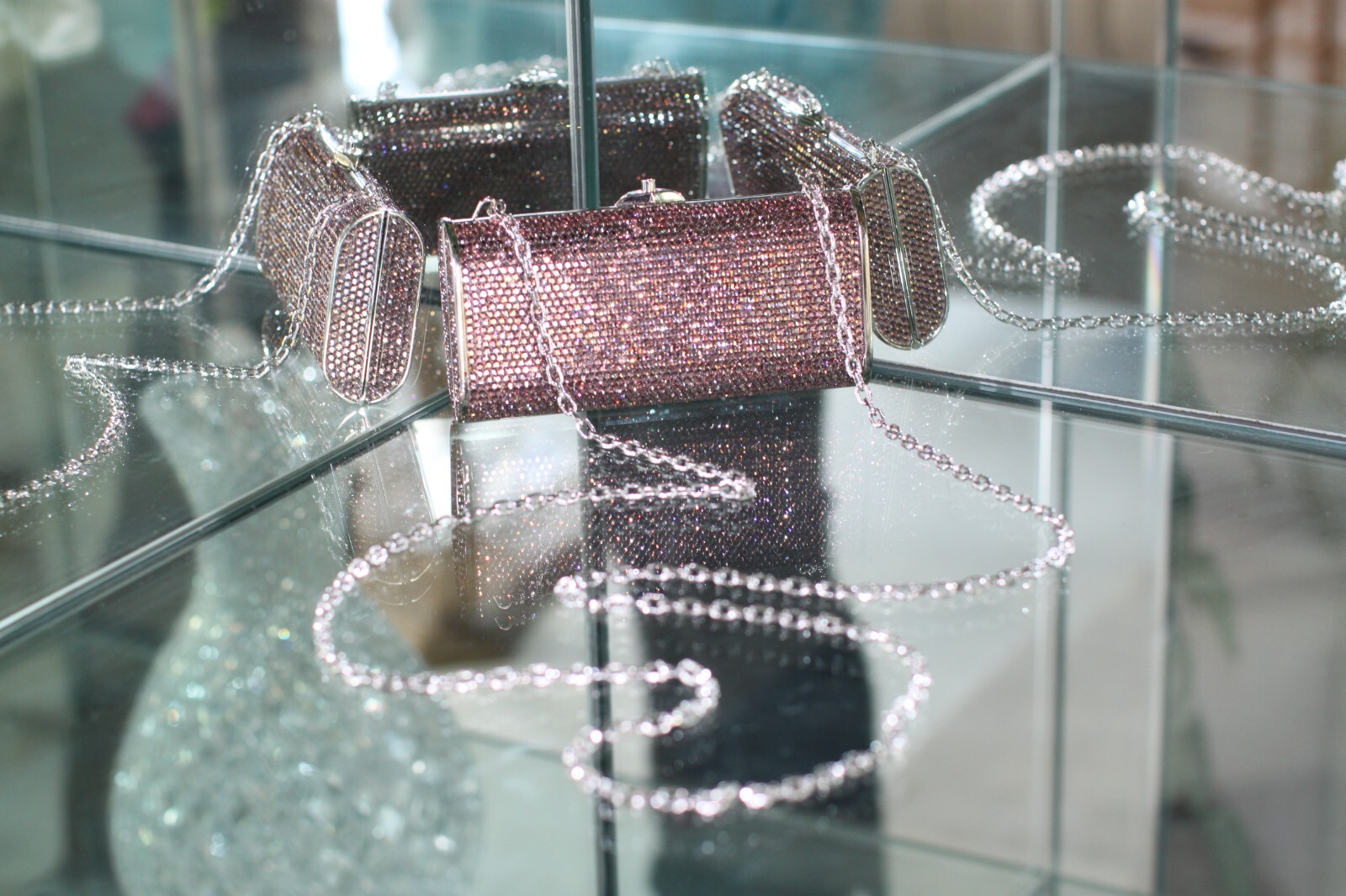 JUDITH LEIBER SWAROVSKI CRYSTAL FULL BEAD FORMAL PINK ROSE MINAUDIERE CLUTCH
