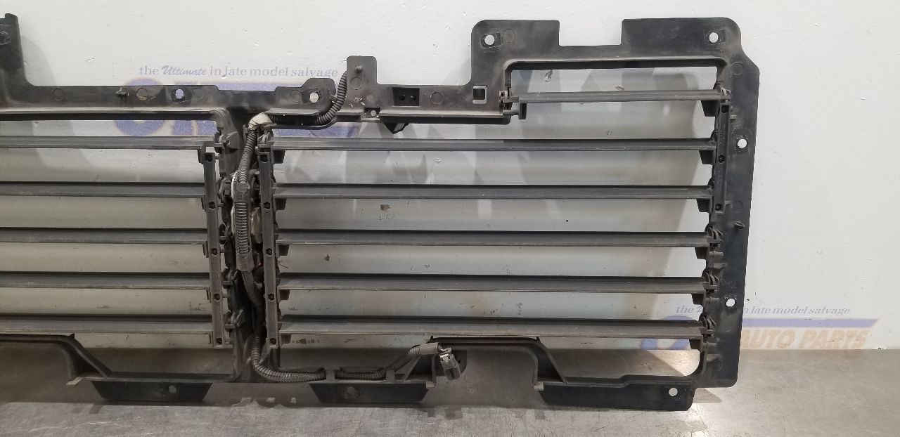 19 CHEVY SUBURBAN 1500 5.3L AIR SHUTTER ASSEMBLY