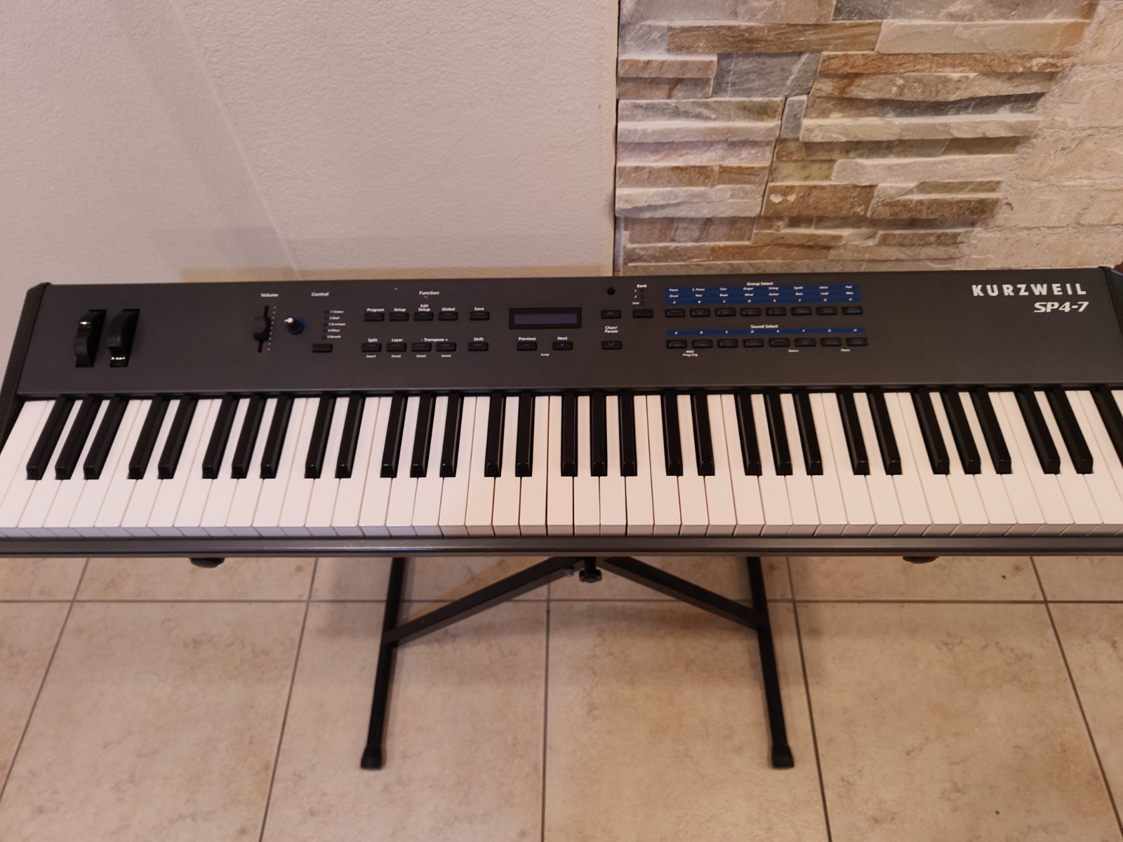 RARE KURZWEIL SP4-7 76 KEY DIGITAL PIANO -- PRISTINE CONDITION W/ NEW GATOR CASE