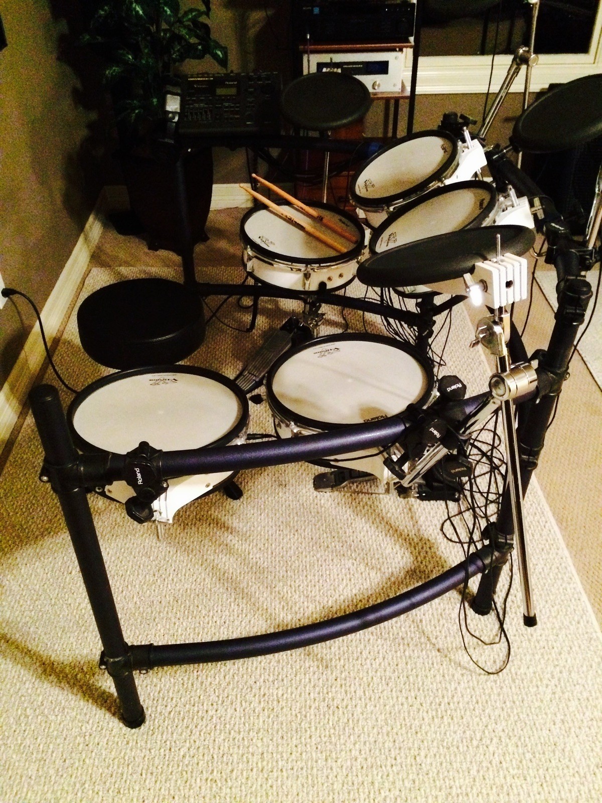 Roland Studio V Drums and Amplifier