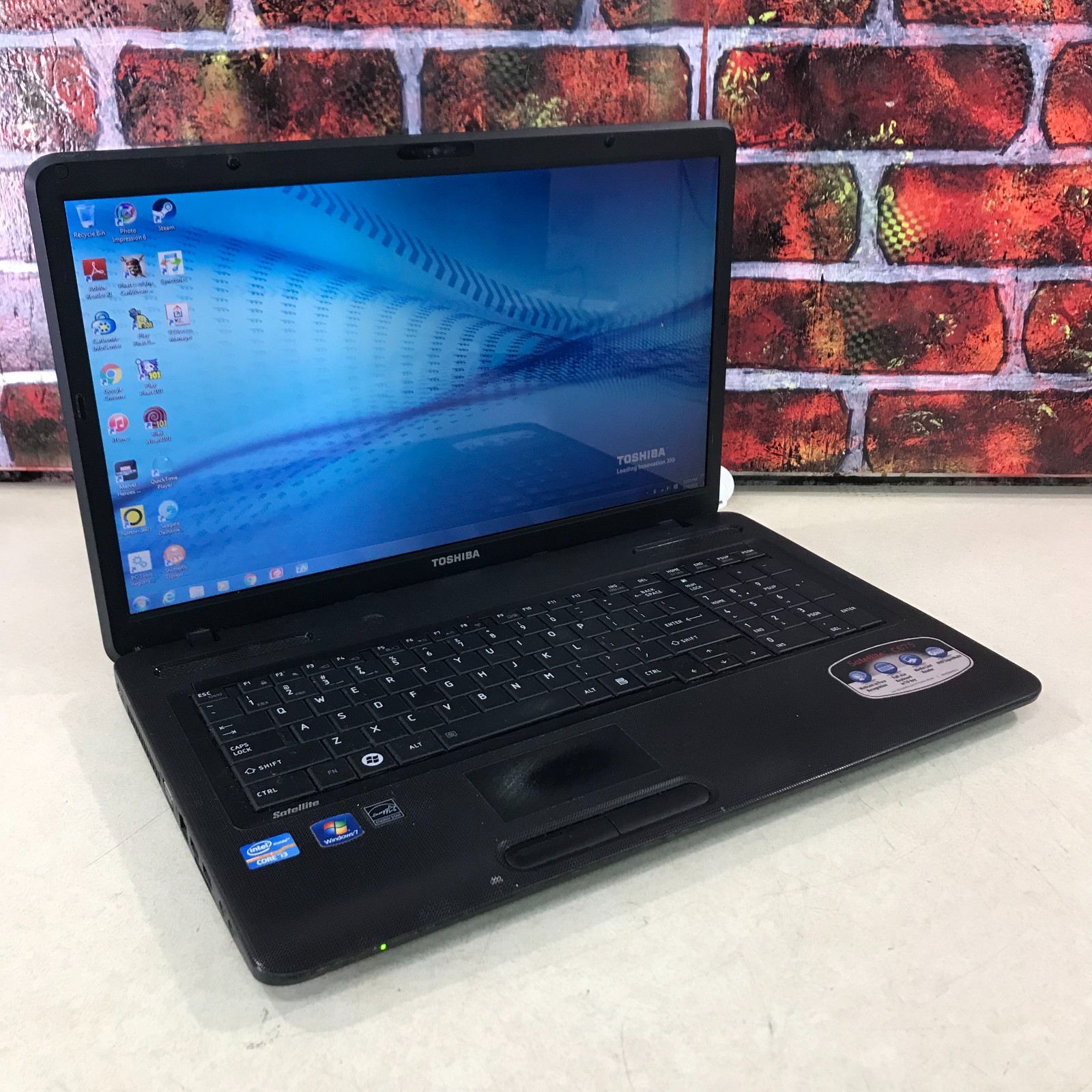 Toshiba Satellite Retro Gaming Laptop i3-2350M 2.30GHz 4GB RAM (Windows 7)