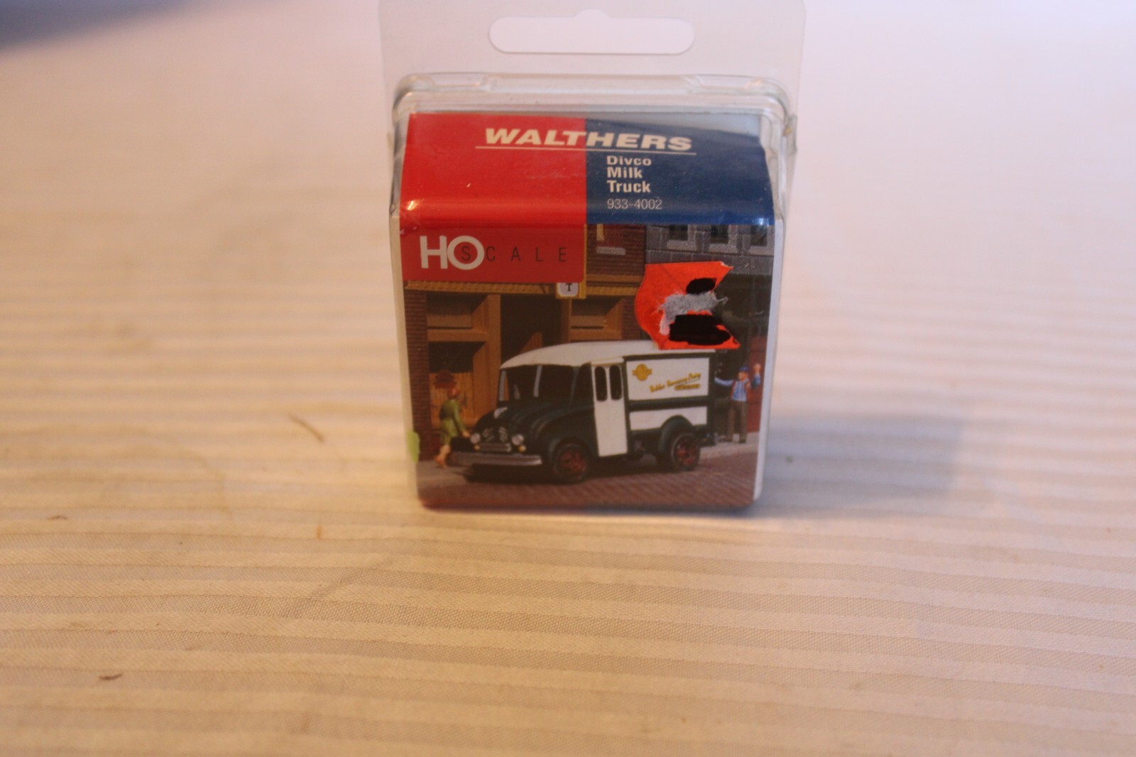 HO Scale Walthers, Divco Milk Truck Kit #933-4002 BNOS