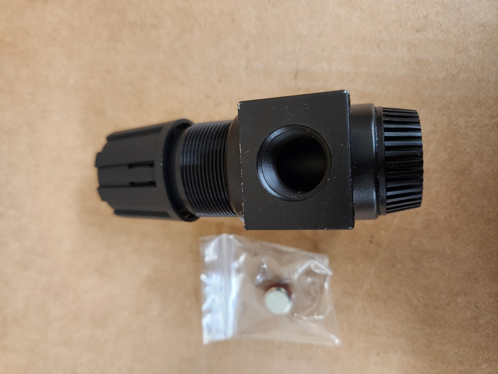 MASTER PNEUMATIC R60-4H REGULATOR 1/2" 0-150PSI