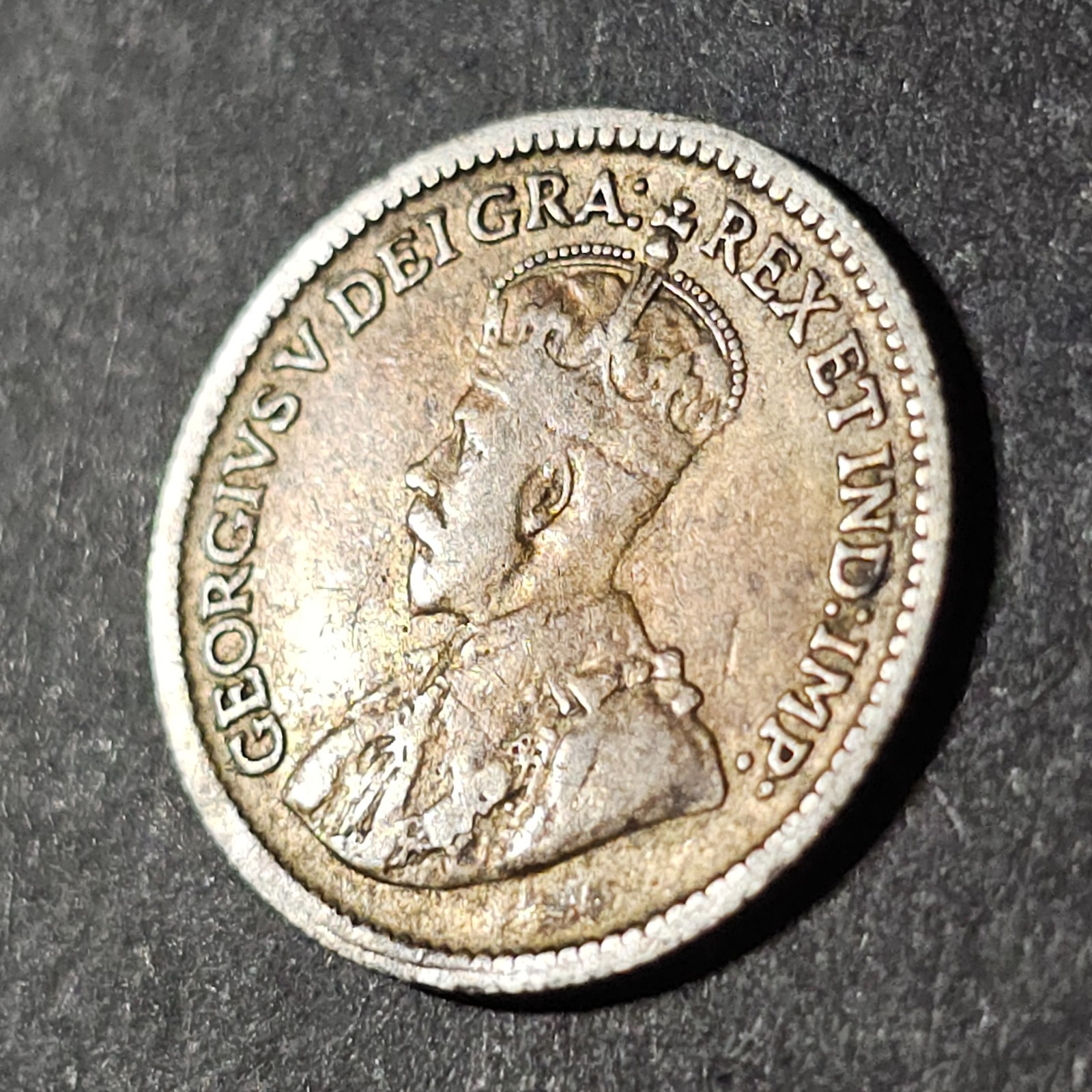 1920 Canada 5 five cents SILVER - LOW COMBINED SHIP - C5-338