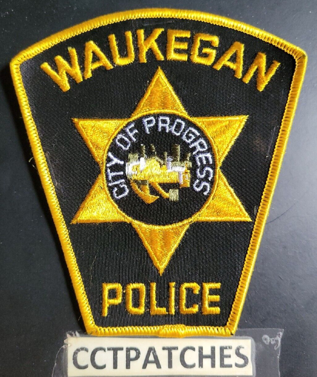 WAUKEGAN, ILLINOIS POLICE SHOULDER PATCH IL