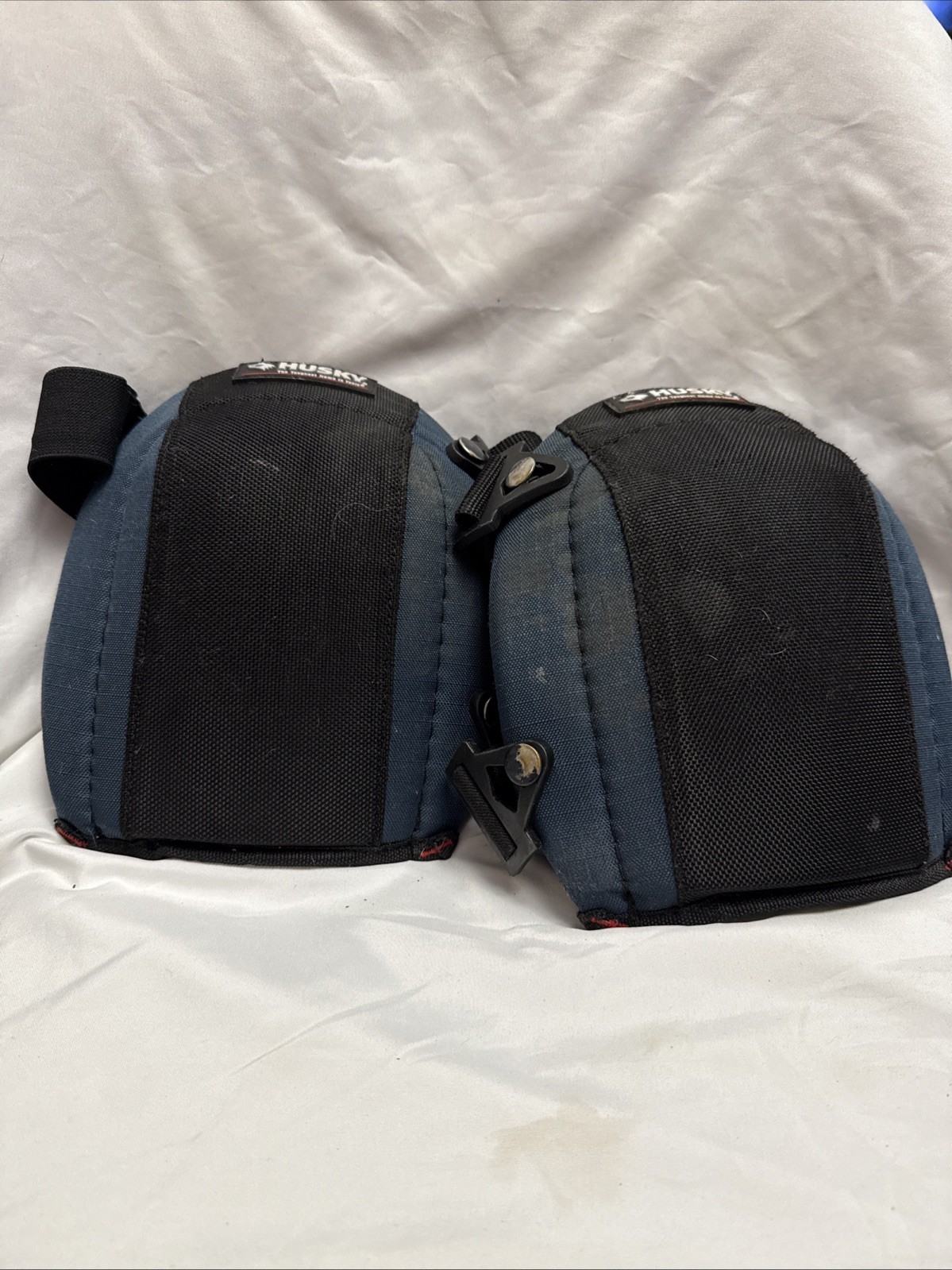 Husky Soft Cap Foam Non-marring Teal & Black Knee Pads - Pre Owned