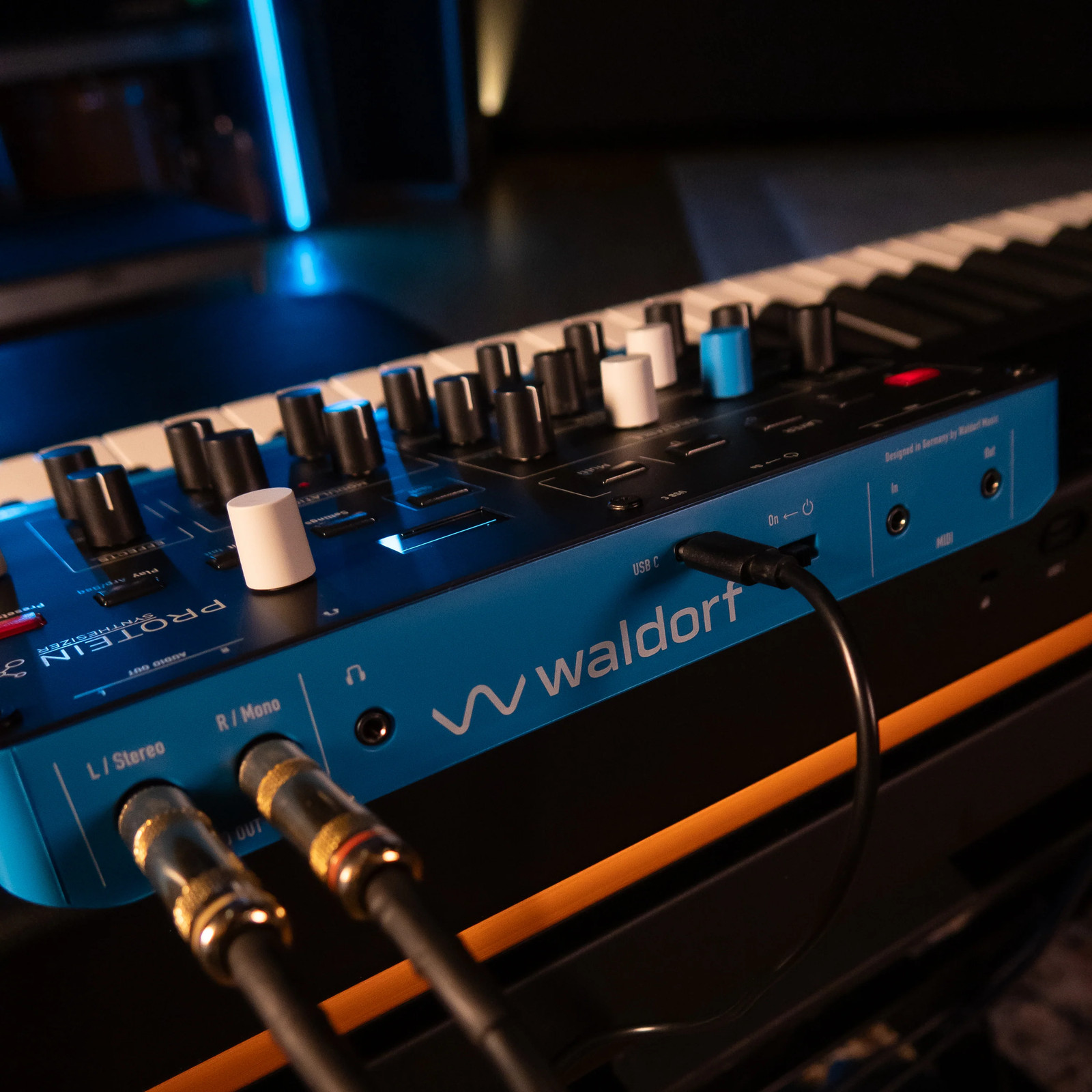 Waldorf Protein 8-Voice Desktop Wavetable Synthesizer