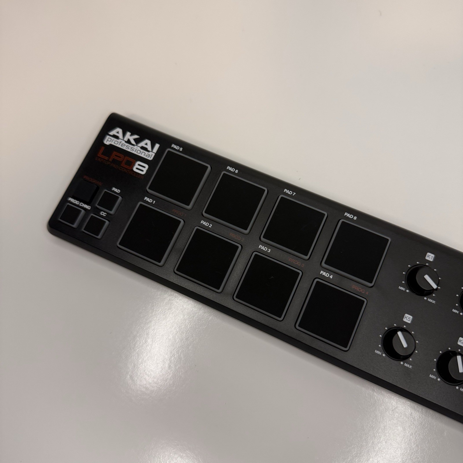 Akai Professional LPD8 USB MIDI Pad Controller w/ 8 Pads & 8 Knobs