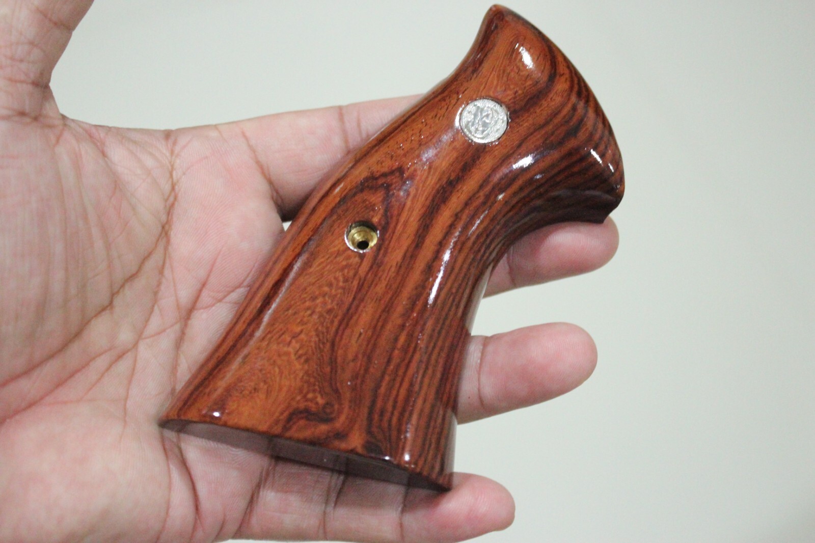 TARGET GRIPS FOR S&W K, L FRAME SQUARE BUTT MOD 686, 66 ROSE WOOD NICE GIFT # 12