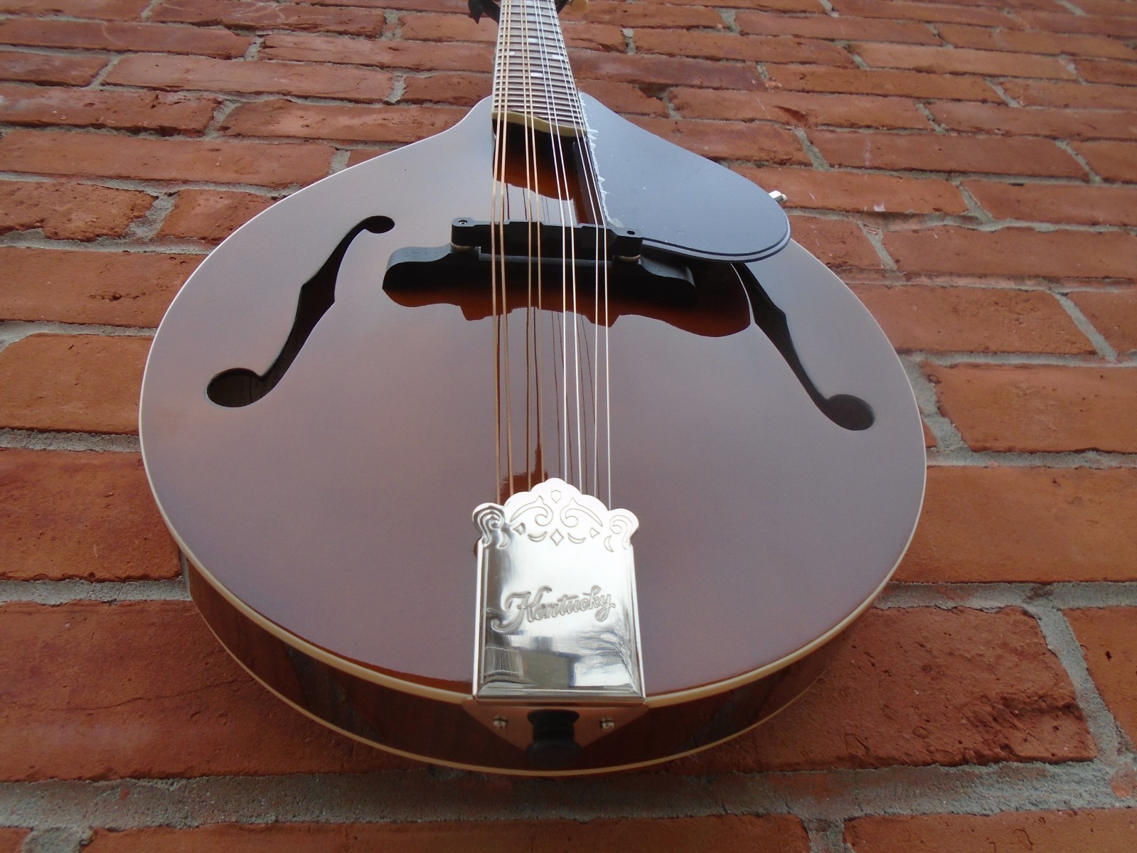 Kentucky MD256 mandolin w/bag & Neotech strap