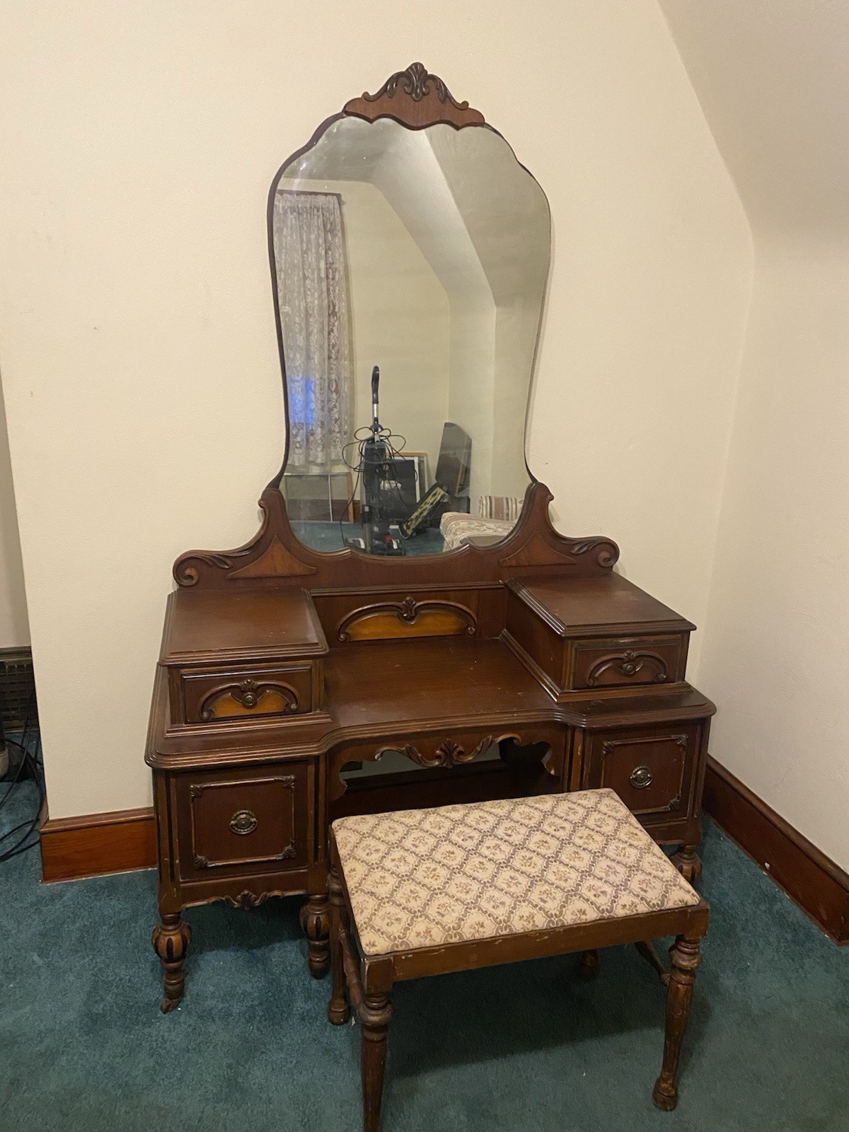 1940’s Antique dressing/ vanity table