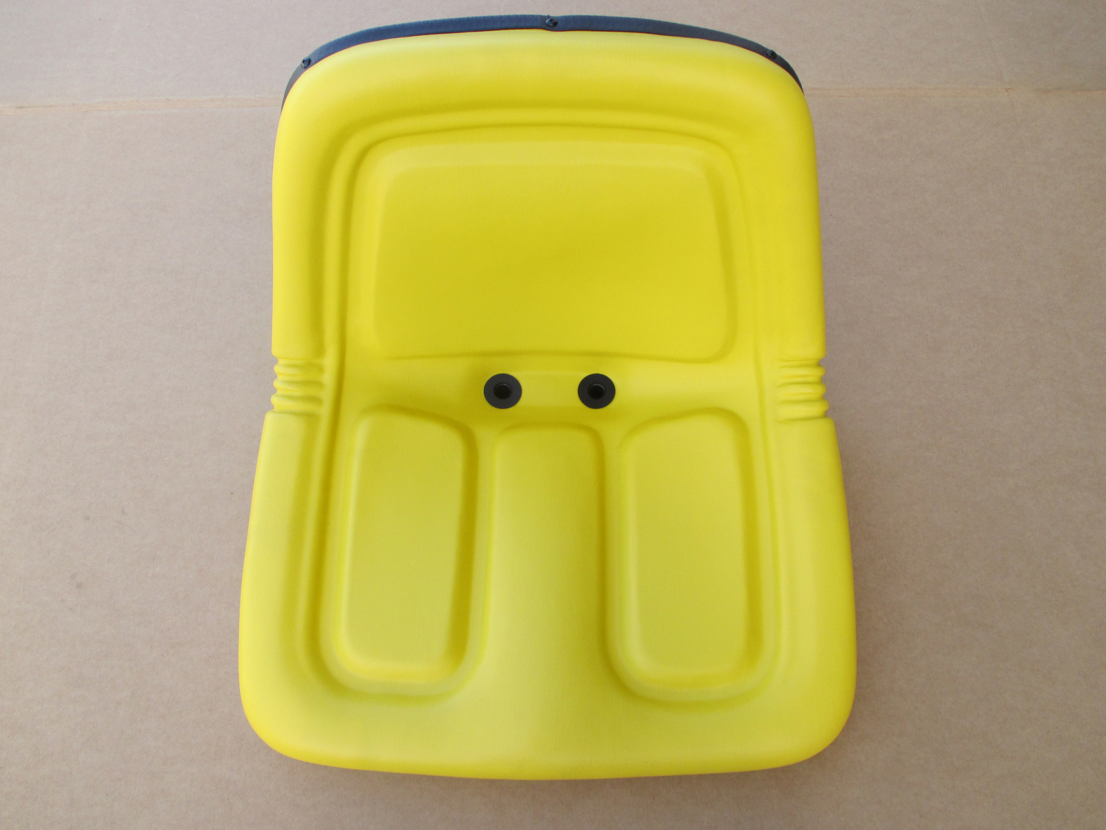 YELLOW SEAT FOR PART 957-3004 AM102953 AM103153 AM103189 AM103284 AM107972