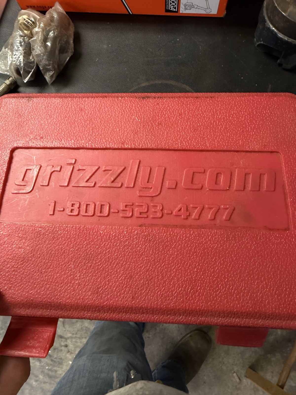 Grizzly Dial Indicator Set w/ Magnetic Base, Dial Indicator, Red Case