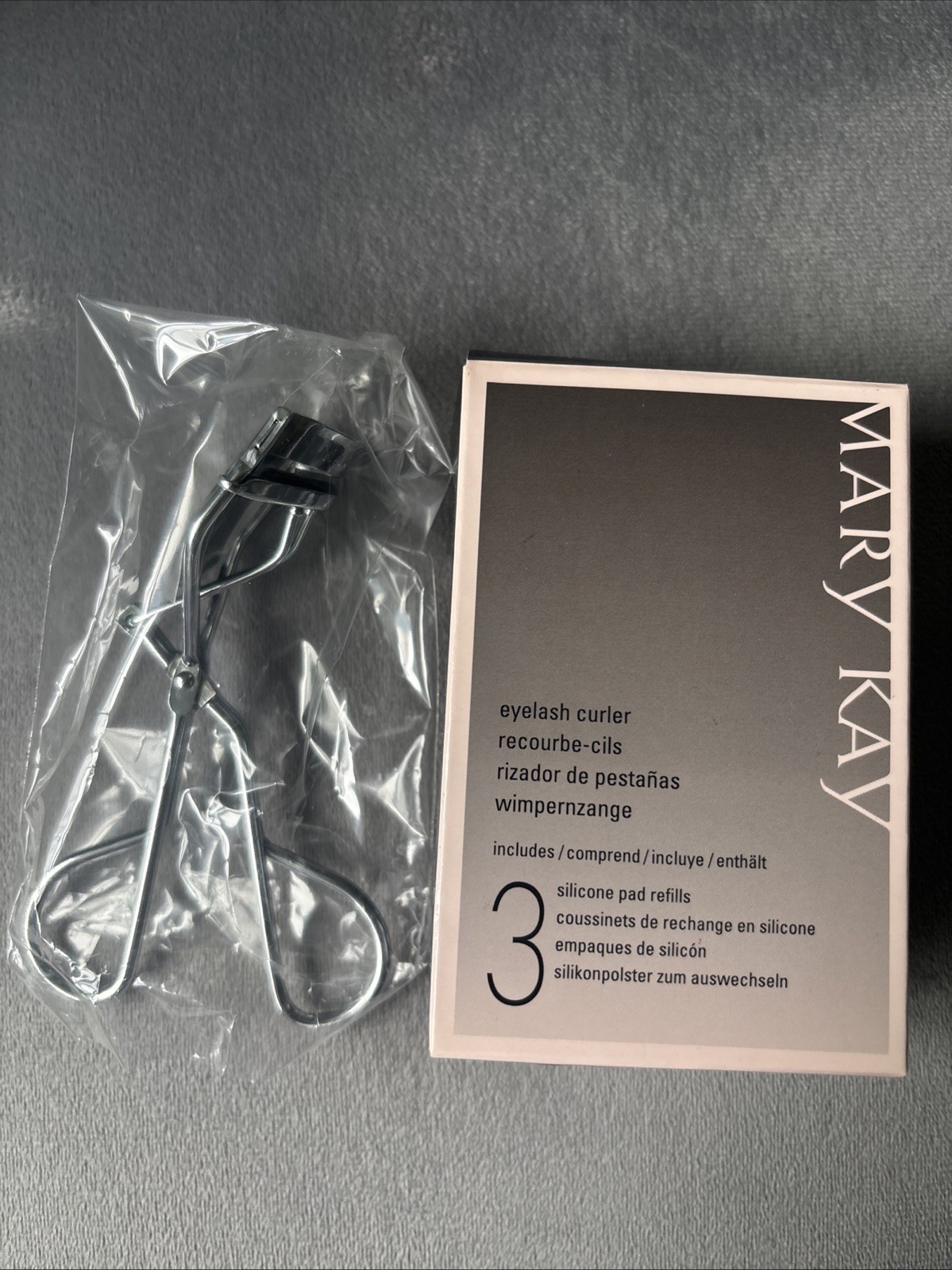 Mary Kay Eyelash Curler w/ 3 Silicone Refill Pads New Makeup Lash Curler