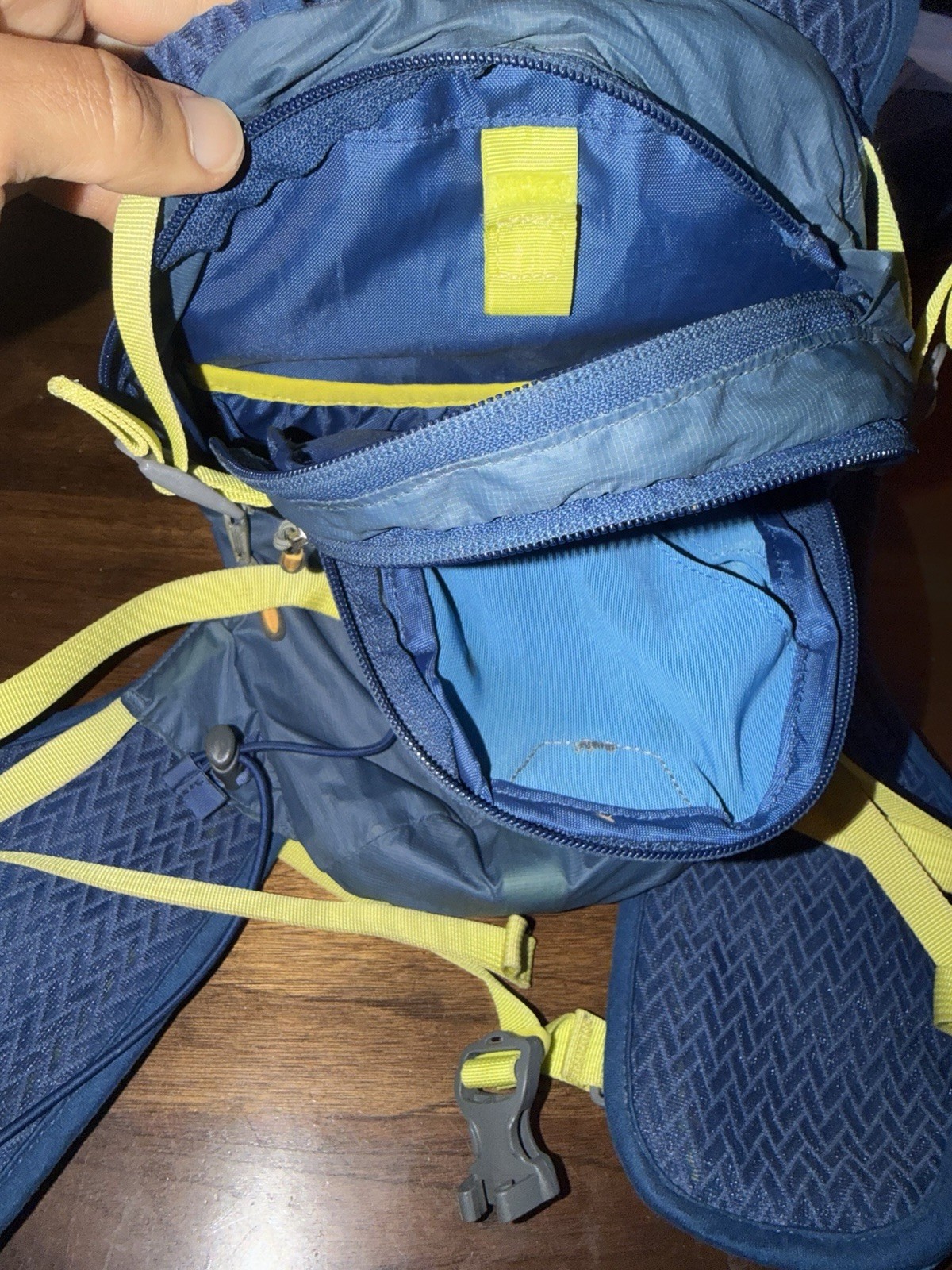 Nathan Hydration Vest For Running Hiking - Unisex Medium