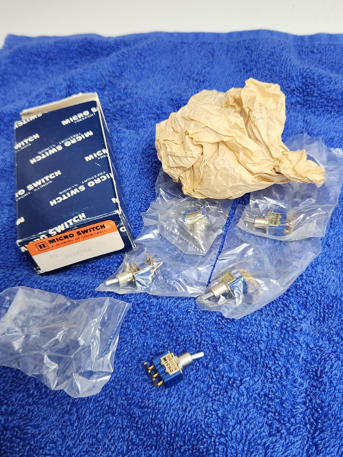 Honeywell Micro Switch 8G1014 Toggle Switch Brand New Old Stock
