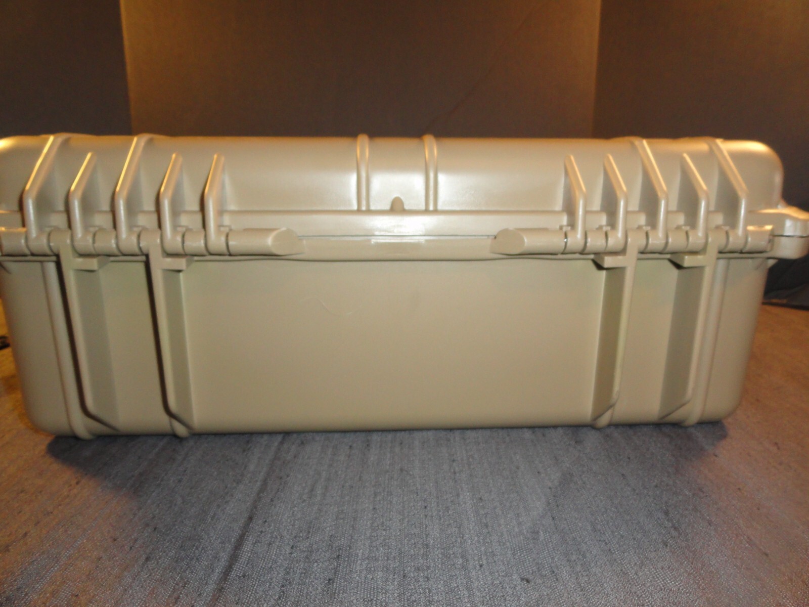 APACHE 4800 WEATHERPROOF PROTECTIVE HARD CASE CAMERA WEAPON TAN DESERT 19x13x7