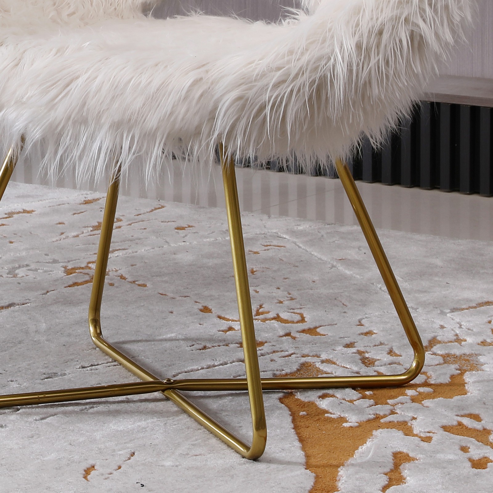 Plush White Faux Fur Accent Chair, Modern Upholstered Lounge Chair