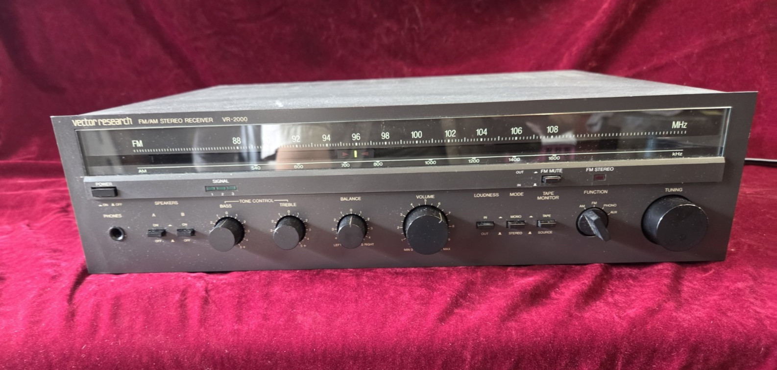 VTG  Vector Research VR-2000 Analog AM/FM Home Stereo Receiver