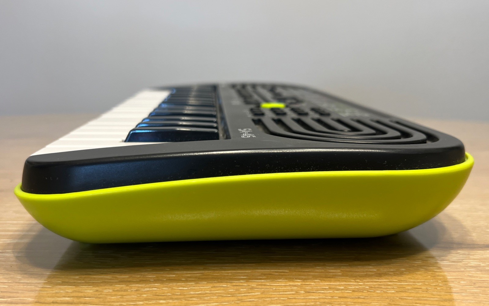 Casio Mini Electronic Keyboard SA-46 Green Black 32 Keys
