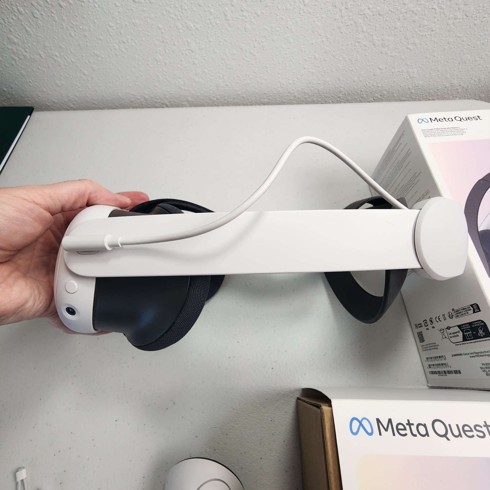 Meta Quest 3 512GB VR Headset + Elite Strap w/ Battery CIB Excellent Condition