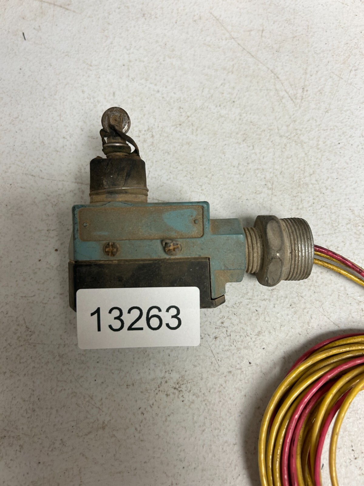 Honeywell DTE6-2RN80 Micro Switch, 10A 120 OR 250VAC