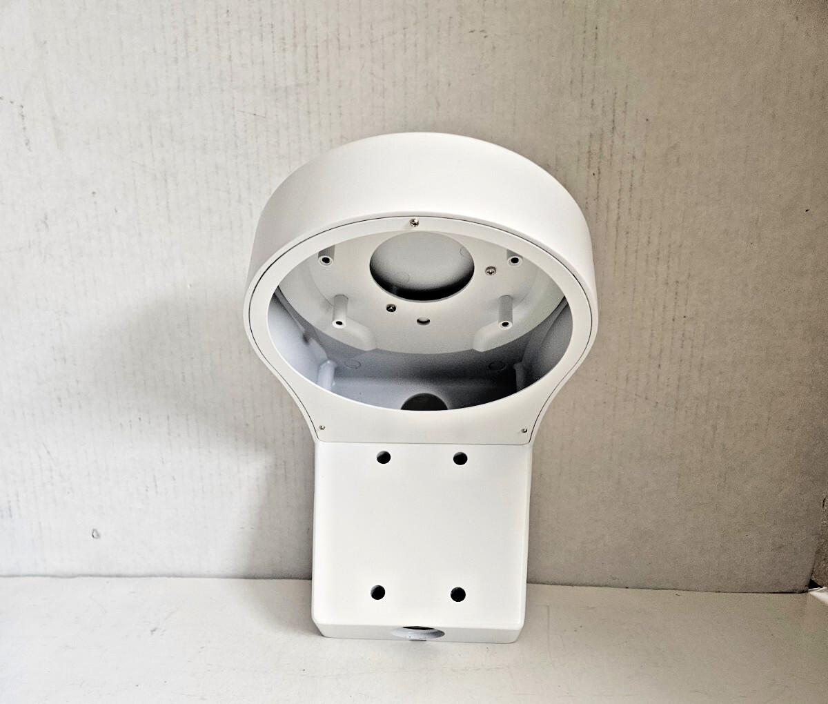 Illustra IPSMDWALL3 Mini-Dome Wall Mount NEW