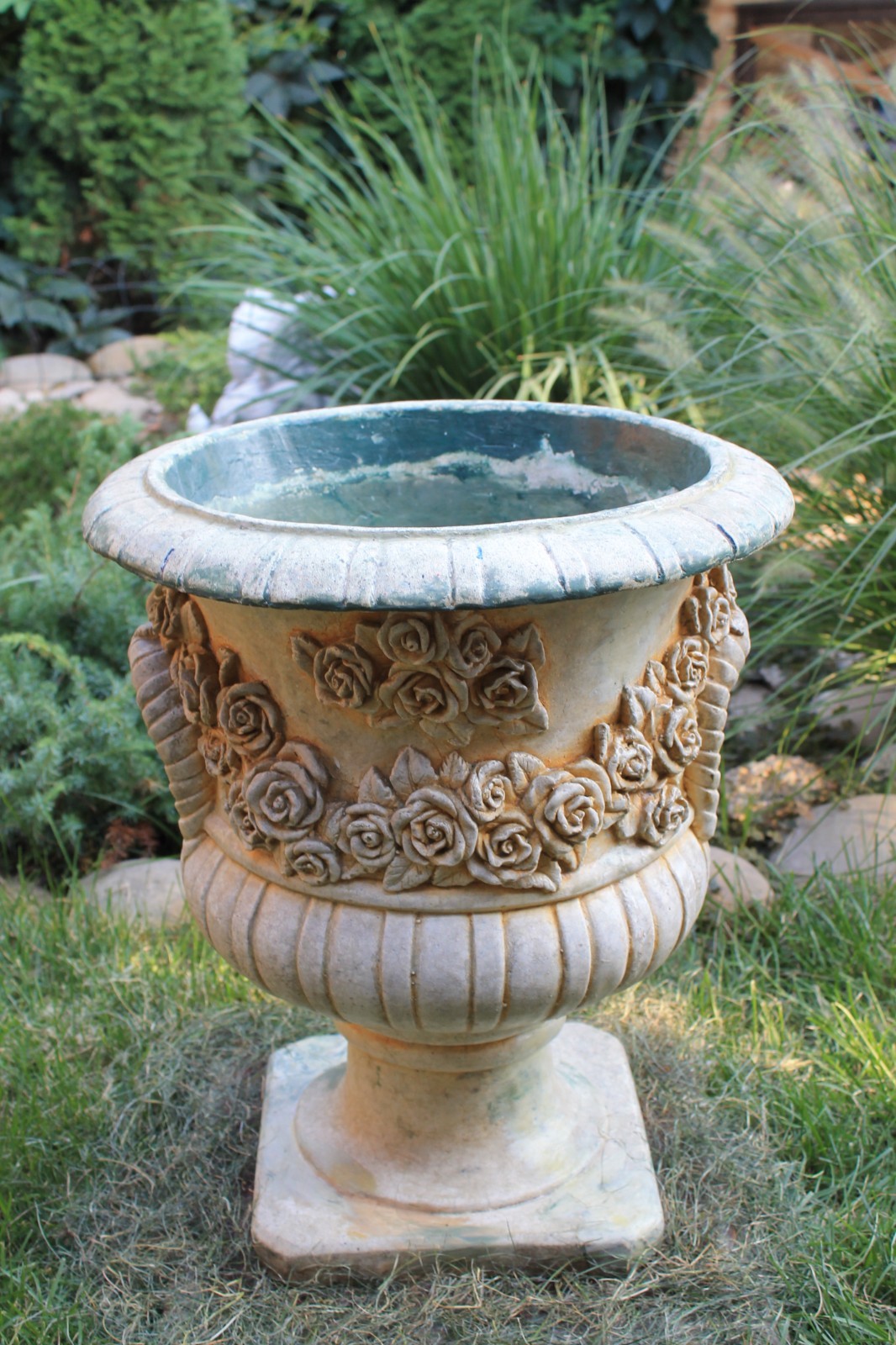 Polyurethane flexible mold with a plastic frame"Rose pot"